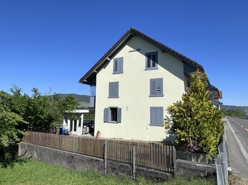 Excellente Opportunité ! Maison multifamiliale complètement rénovée avec réserve de terrain constructible (5)