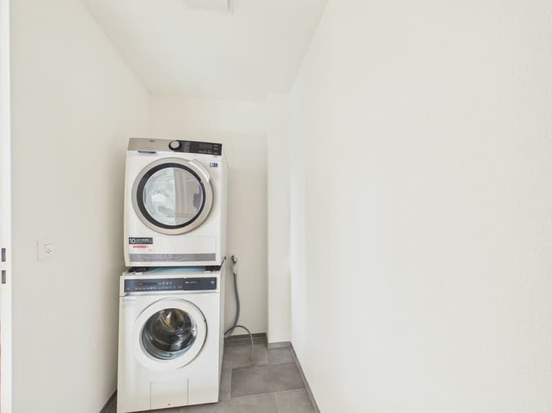 Moderne, lichtdurchflutete 3.5-Zimmer-Wohnung mit 2 Balkonen (14)