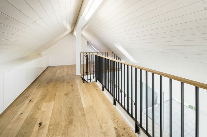 Traumhafte 3.5 Zimmer-Wohnung mit Galerie und Balkon (11)