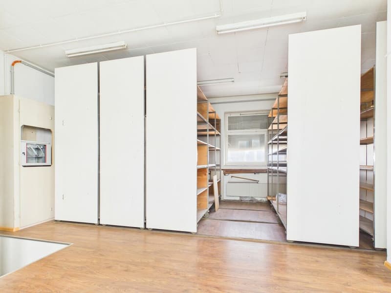 Attraktive Gewerbefläche mit Büro und Lager (11)
