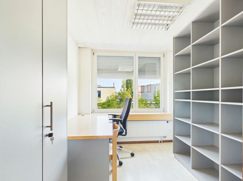 Attraktive Gewerbefläche mit Büro und Lager (4)