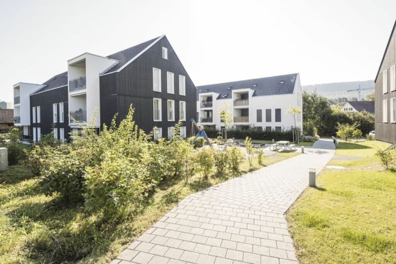 Traumhafte 3.5 Zimmer-Wohnung mit Galerie und Balkon (1)
