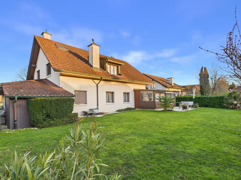 Familienparadies mit viel Platz und Garten (2)