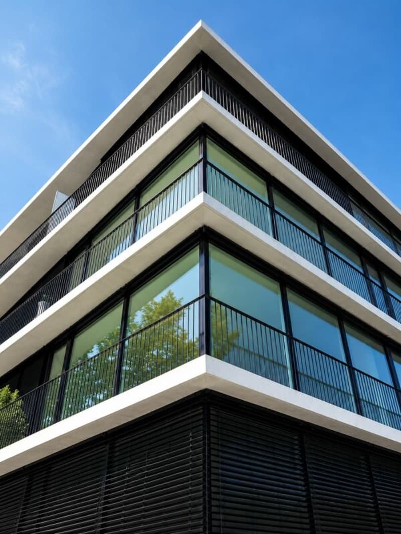 Lichtdurchflutetes Büro mit Balkon an zentraler Lage in Basel (6)