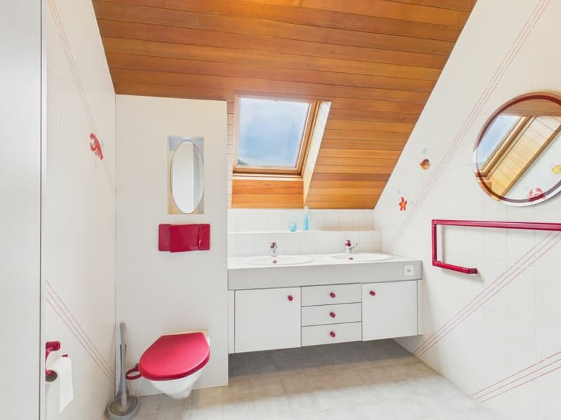 Freistehende Villa mit Spa, Gewerbeeinheit und viel Gestaltungsspielraum (16)