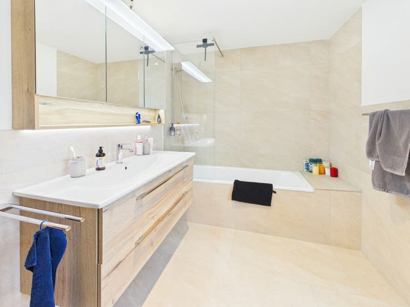 Grosszügige 5.5-Zimmer-Maisonette mit 177 m² und zwei Balkonen (9)