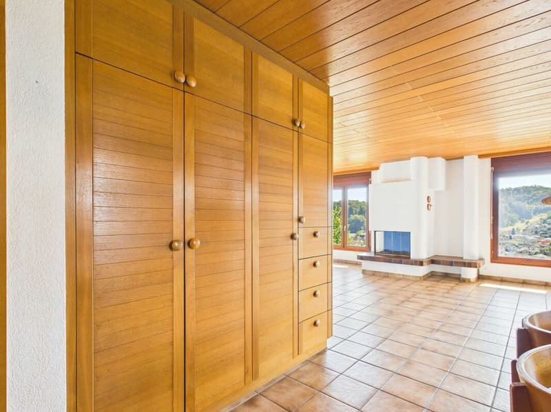 Charmante 2.5-Zimmer-Wohnung mit Wintergarten, Garten und Cheminée in Gränichen (8)
