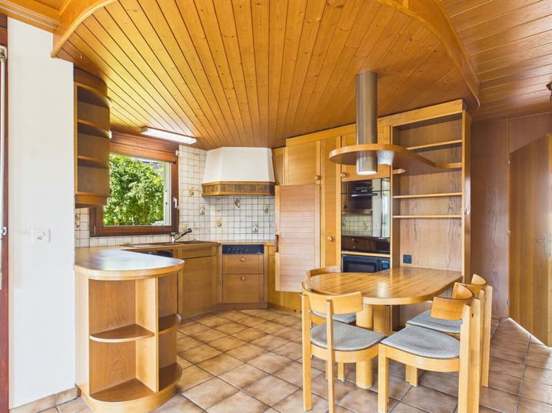Charmante 2.5-Zimmer-Wohnung mit Wintergarten, Garten und Cheminée in Gränichen (5)