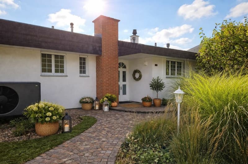 Freistehendes Einfamilienhaus mit Wintergarten, Cheminée und Sauna an ruhiger Lage (14)