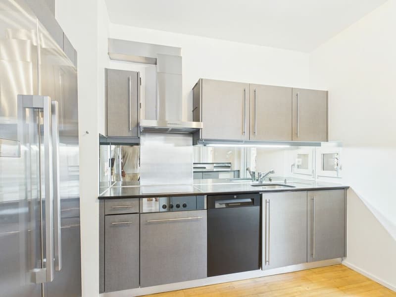 Stilvolles Wohnen auf dem Bruderholz mit Cheminée, Balkon, Terrasse und Ziergarten (15)