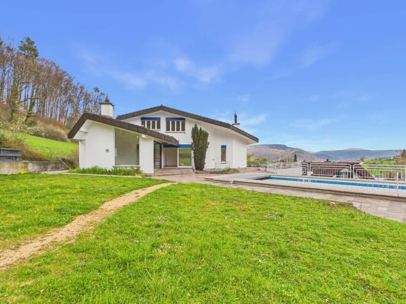 Luxuriöse Villa mit unverbaubarer Aussicht und viel Privatsphäre in Frenkendorf (2)