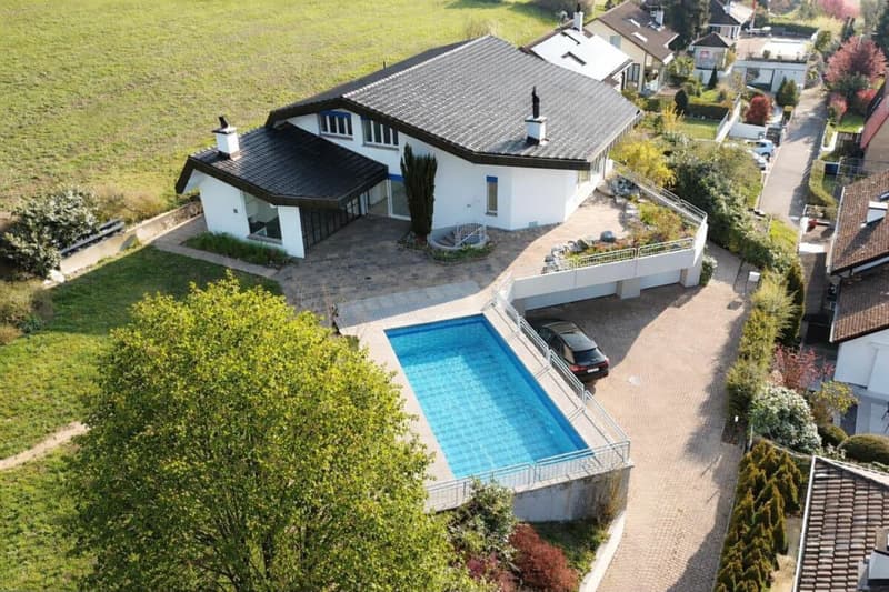 Luxuriöse Villa mit unverbaubarer Aussicht und viel Privatsphäre in Frenkendorf (1)