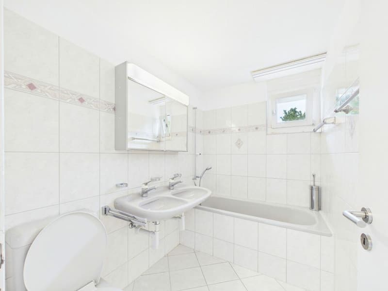 Gepflegte 4.5-Zimmer-Etagenwohnung in Hornussen (11)