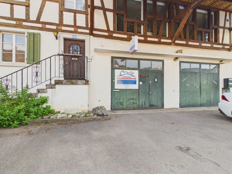 Grosszügiges Mehrfamilienhaus mit Gewerbeeinheit (4)