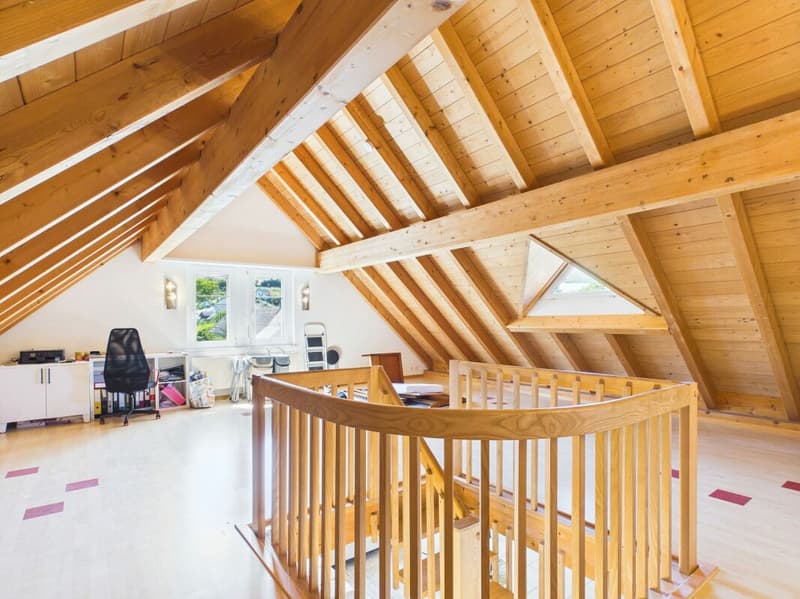 Grosszügige Maisonette Wohnung mit Balkon und Cheminée Kopie (12)