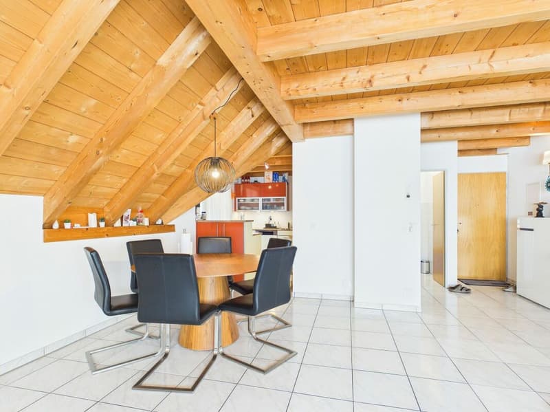 Grosszügige Maisonette Wohnung mit Balkon und Cheminée Kopie (4)