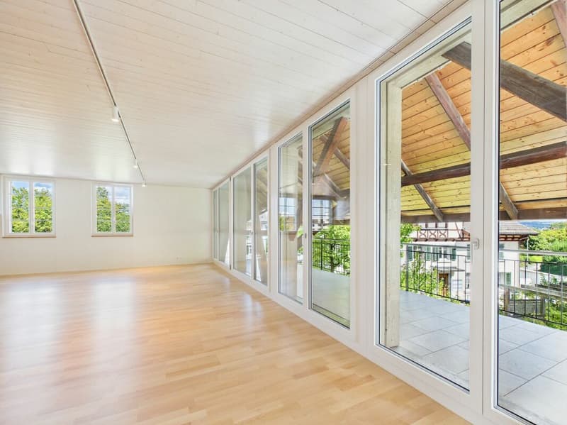 Wohnraum mit Fensterfront