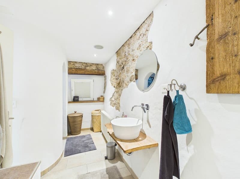 Freistehendes Zuhause mit Charme und Entwicklungspotenzial (9)