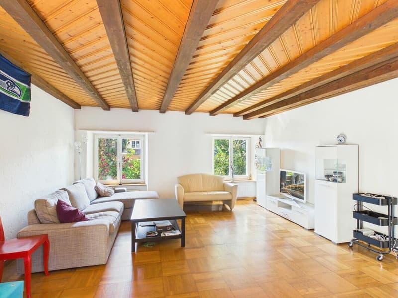 Freistehendes Zuhause mit Charme und Entwicklungspotenzial (3)