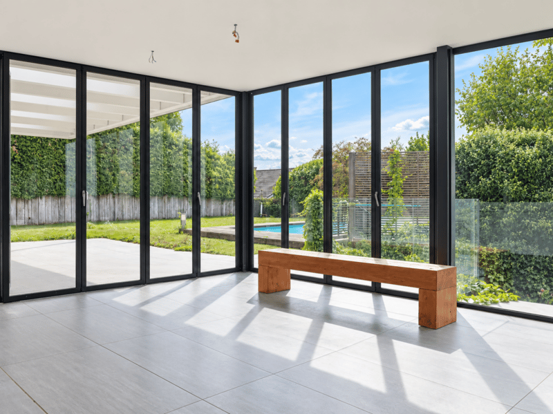 Grosszügiges Einfamilienhaus mit Pool und Garten - Wohnen mit Weitblick in Füllinsdorf (4)