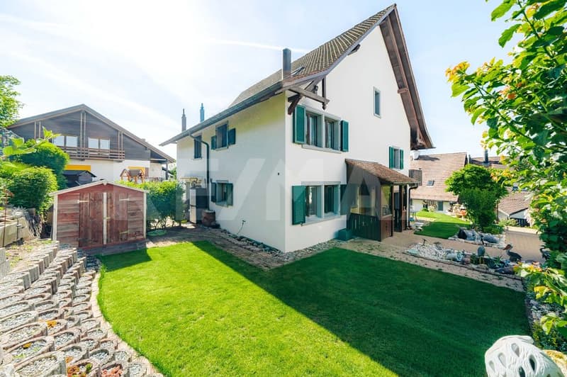Perfekt für Familien Doppeleinfamilienhaus mit Garten und idealer Zentrumslage (4)