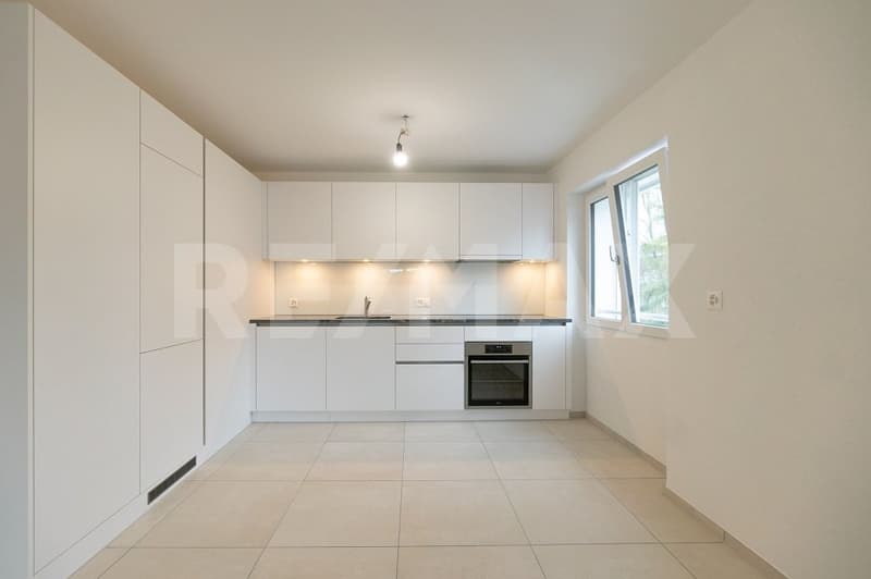 Moderne 2.5-Zimmerwohnung mit Gartensitzplatz in Kloten zu vermieten (2)