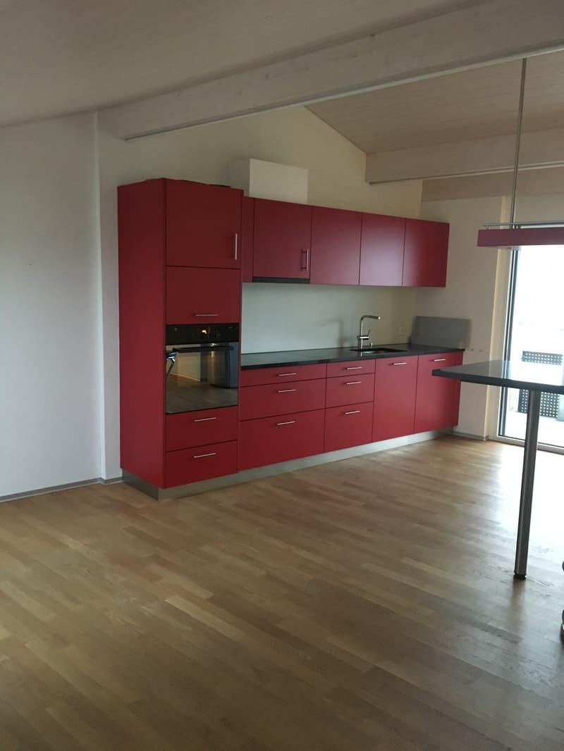 Moderne 4.5-Zimmerwohnung im Herzen von Düdingen (3)