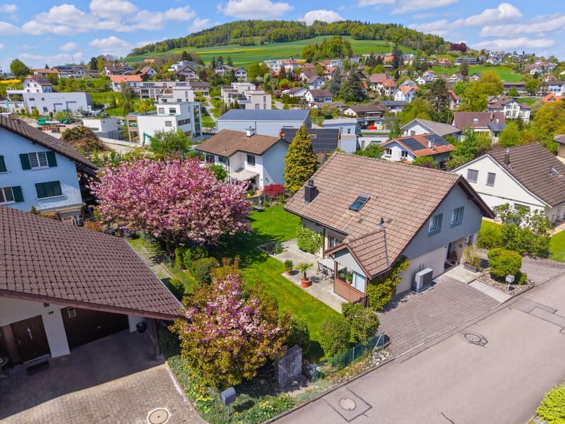 6.5-Zimmer-Familienparadies an ruhiger Quartierlage (2)