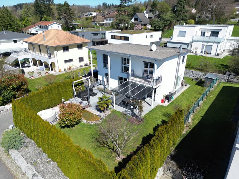 Modernes Einfamilienhaus an ruhiger, sonniger Lage mit Gartenparadies (12)