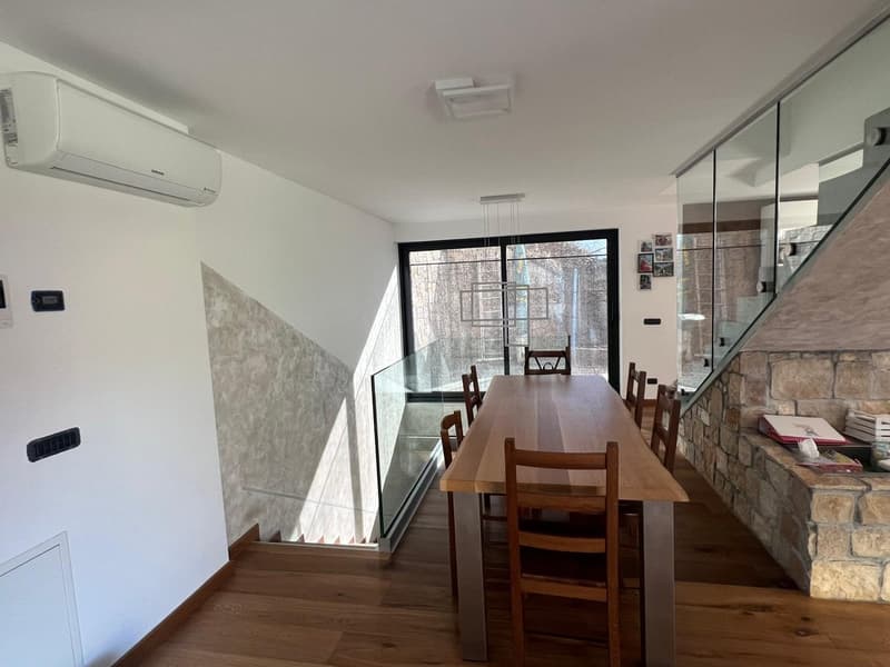 In vendita – Villa indipendente di design con vista straordinaria, finiture di pregio (12)