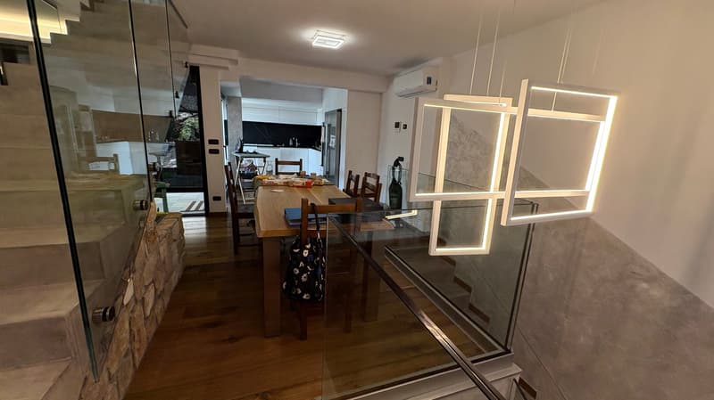 In vendita – Villa indipendente di design con vista straordinaria, finiture di pregio (20)