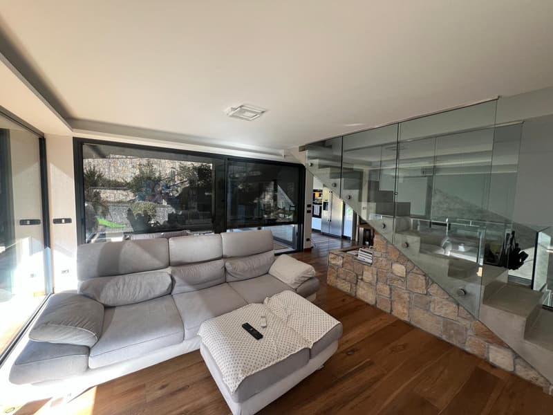 In vendita – Villa indipendente di design con vista straordinaria, finiture di pregio (6)