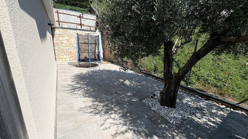 In vendita – Villa indipendente di design con vista straordinaria, finiture di pregio (4)