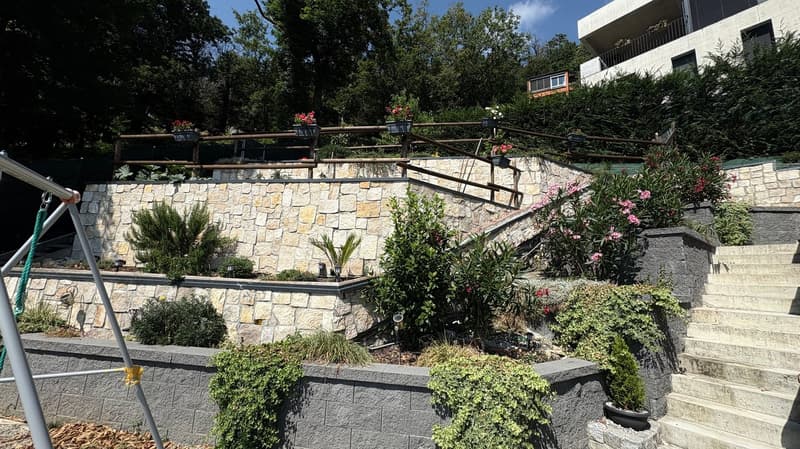 In vendita – Villa indipendente di design con vista straordinaria, finiture di pregio (3)