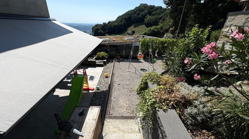 In vendita – Villa indipendente di design con vista straordinaria, finiture di pregio (2)