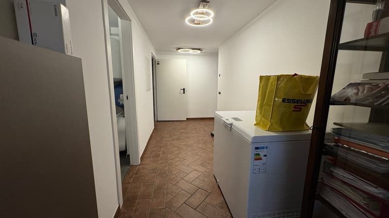 In vendita – Villa indipendente di design con vista straordinaria, finiture di pregio (24)