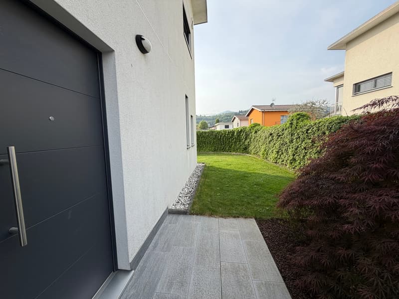 Moderna villa unifamiliare 5.5 locali con giardino (2)