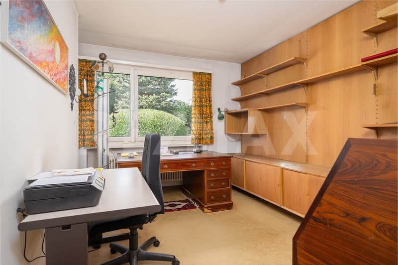 Freistehendes 6.5-Zimmer Einfamilienhaus mit grossem Garten und viel Licht (6)