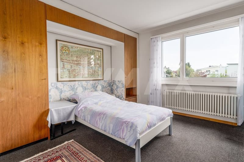 Freistehendes 6.5-Zimmer Einfamilienhaus mit grossem Garten und viel Licht (8)