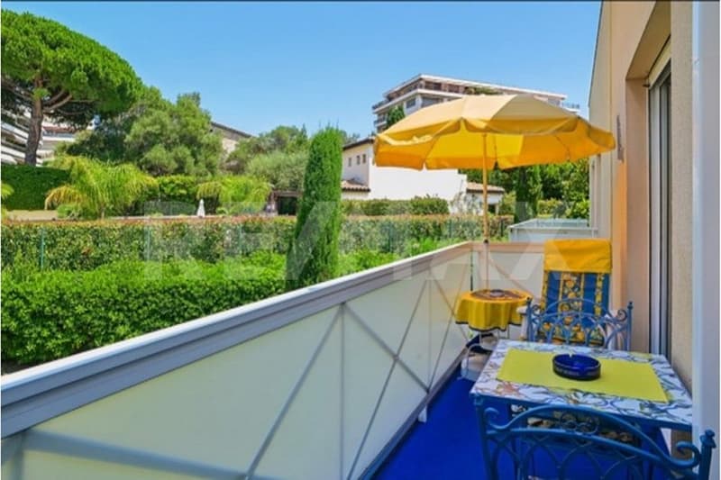 Mediterrane Eleganz mit Pool und sonniger Terrasse im Herzen an der Cote d'Azur (6)