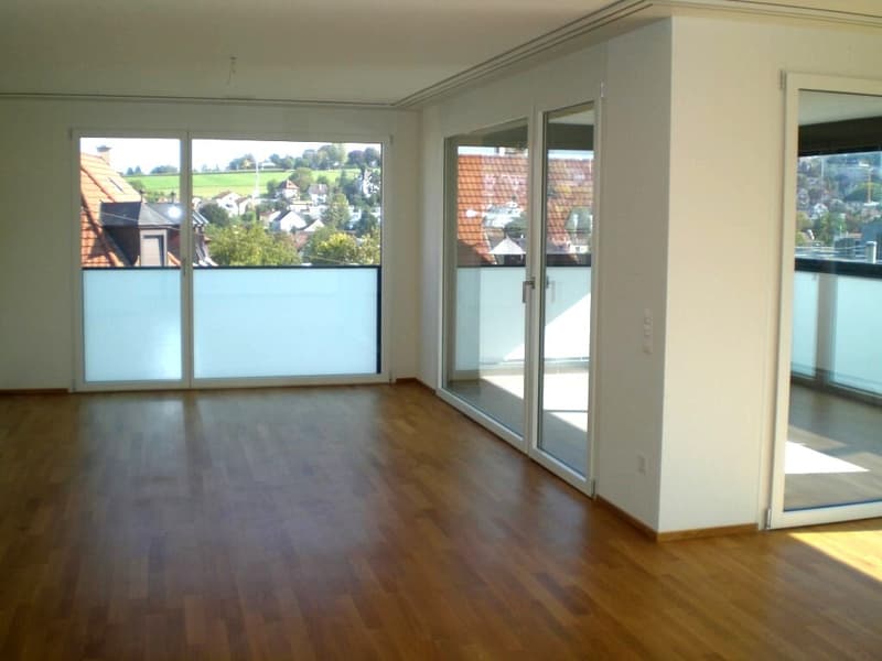 14090_01_3005_Wohnbereich_mit_Balkon.JPG