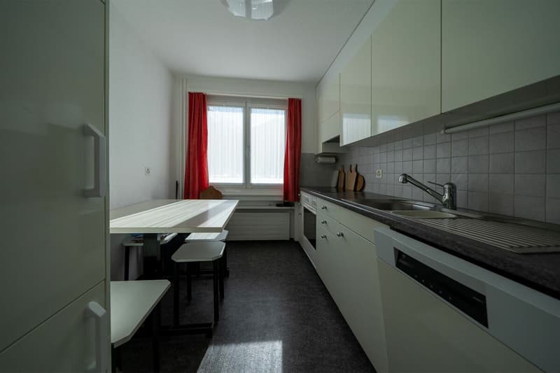 Chesa Muntarütsch - Helle 4-Zimmerwohnung mit Südbalkon und freier Bergsicht (5)