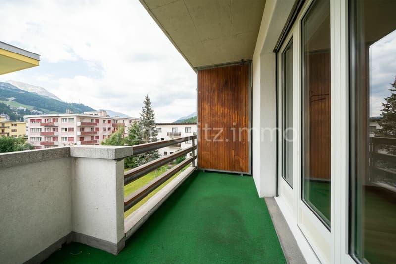 Chesa Derby - Ferienwohnung mit Balkon und grossem Potenzial (2)