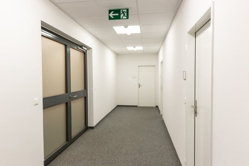 2 Büros im 1. OG zu vermieten (8)