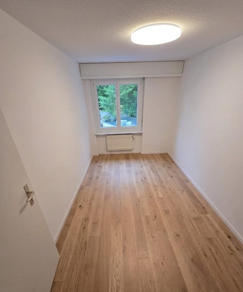 Charmante 4-Zimmer-Wohnung an ruhiger Lage in Adliswil (3)