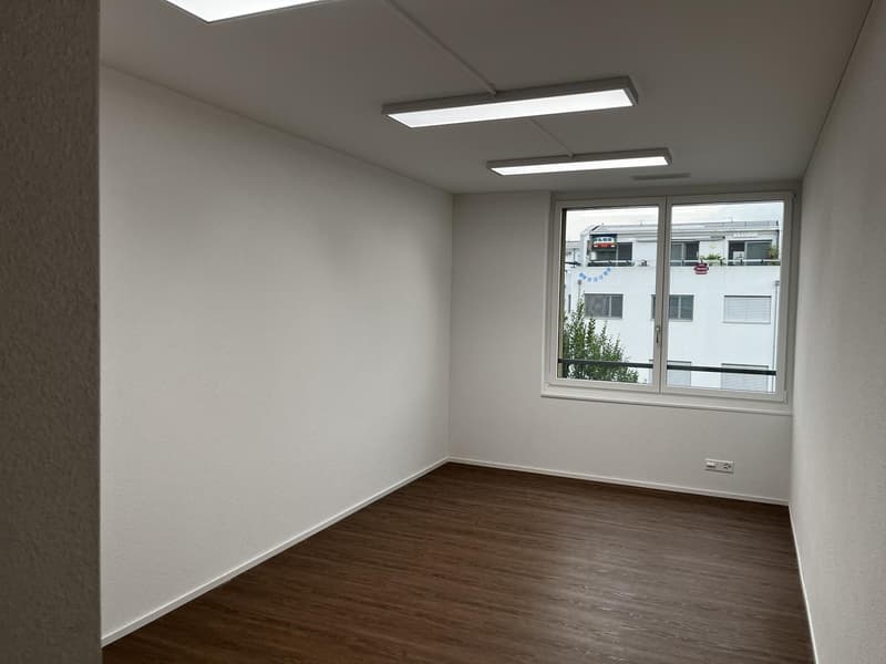 ausgebaute Büro oder Schule (6)