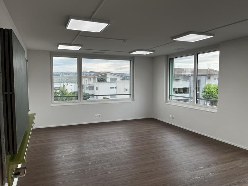 ausgebaute Büro oder Schule (3)