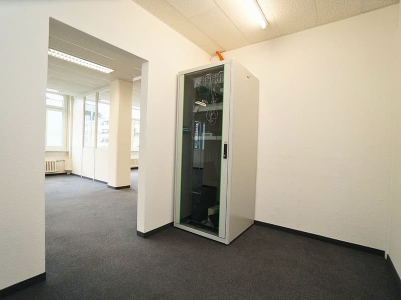 Klimatisierte Bürofläche fertig bezugsbereit (11)
