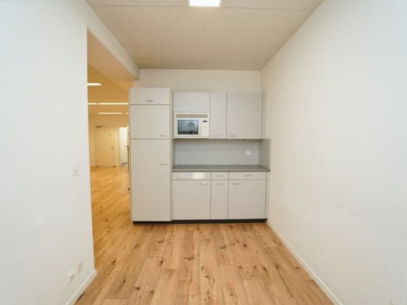 Klimatisierte Bürofläche fertig bezugsbereit (9)