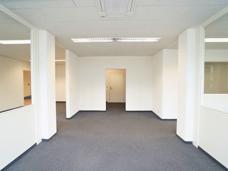 Klimatisierte Bürofläche fertig bezugsbereit (7)